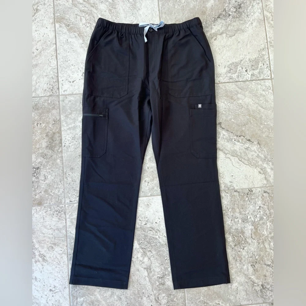 FIGS NWT Cairo Men's Zip Fly Cargo Scrub Pants in Black, size XL/T